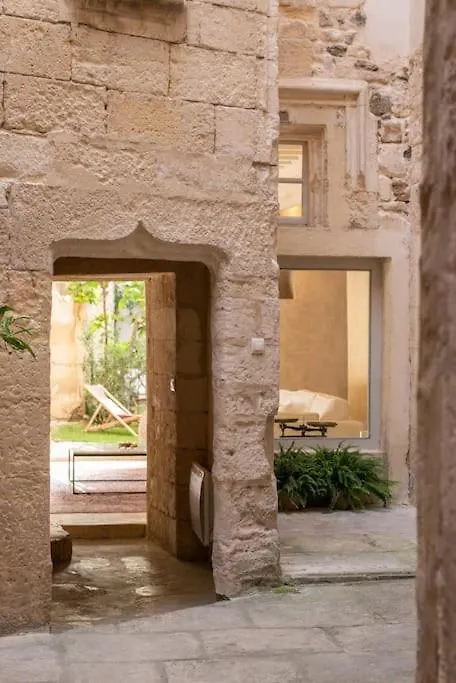아흘르 Private Mansion, Completely Renovated With Swimming Pool, In Historical Center 빌라