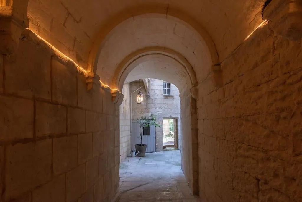 아흘르 Private Mansion, Completely Renovated With Swimming Pool, In Historical Center 빌라